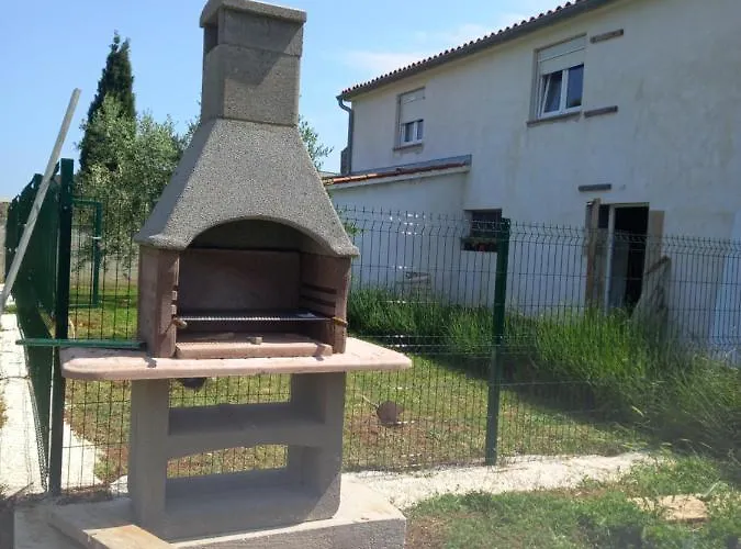 Kaic 1045 아파트 풀라